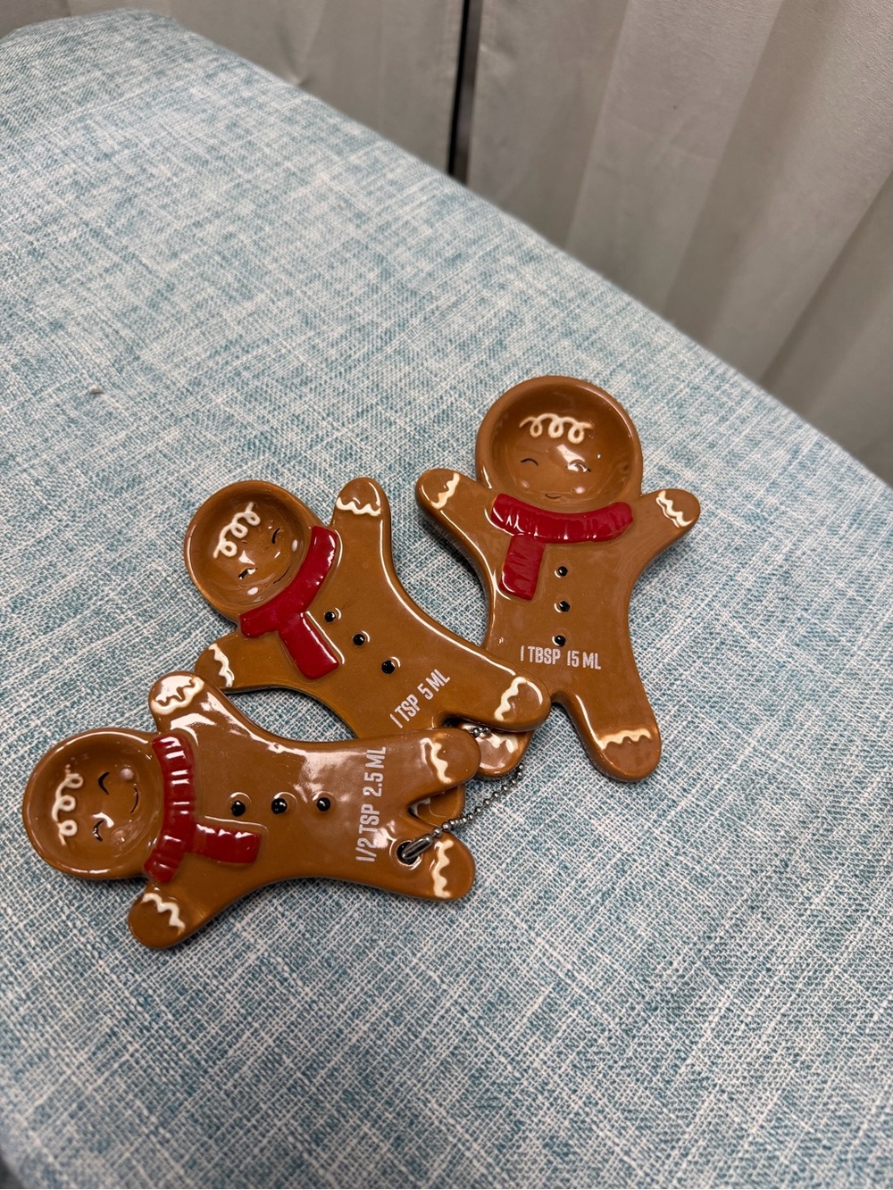 Adorable Gingerbread Man Measuring Spoon Set Ceramic Christmas Kitchen Decor
